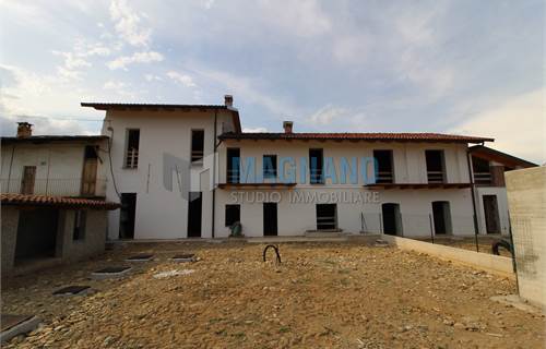 Rustico / Casale In Vendita a Cavour